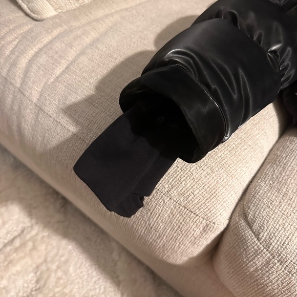 THE SUPER PUFFTM SHORTY
84575, Colour: BLACK (Liquid Shine), Size: XS - Picture 9 of 10